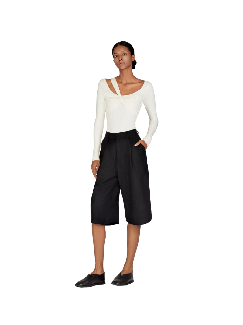 PLEATED BERMUDA SHORTS